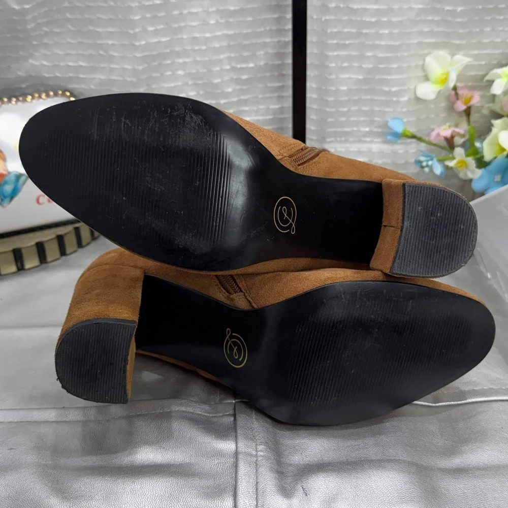 (H3) Chinese Laundry Tan Suede Ankle Boots,Size 40/9USA